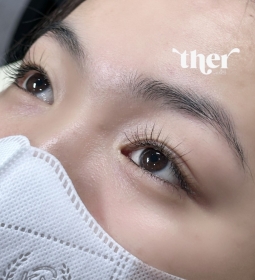 Eyelash extensions by Ther